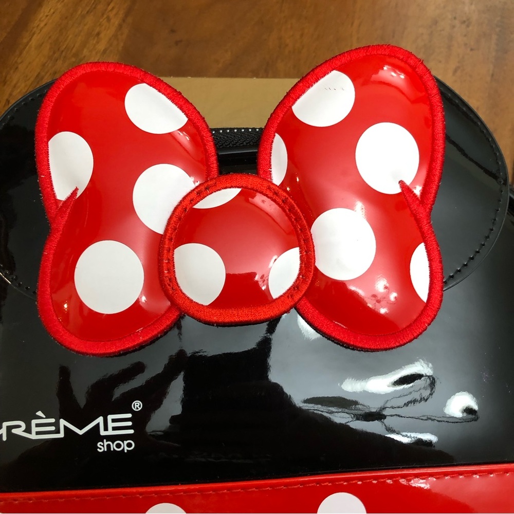 NWT Minnie Mouse makeup bag - Picture 4 of 8